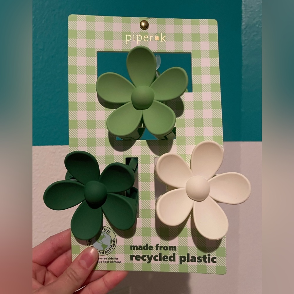 Flower hair clips